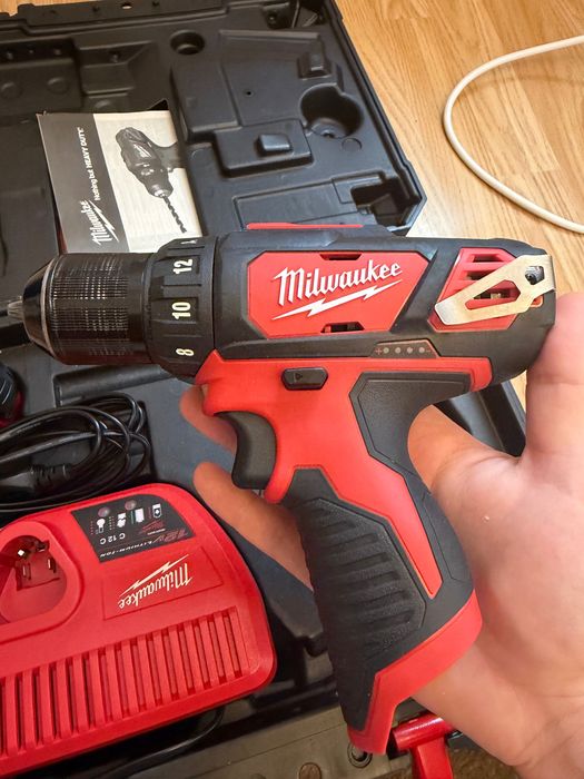 Vand Milwaukee M12 BDD-201C
