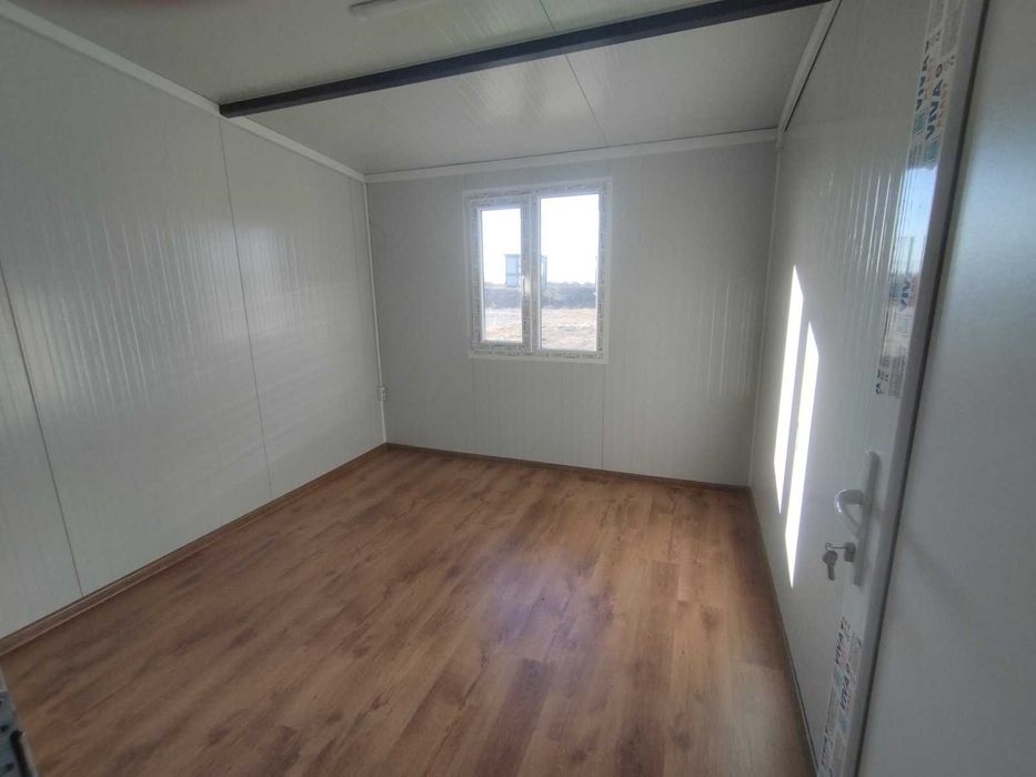 Жилищен контейнер 600/800 см. с двускатен покрив