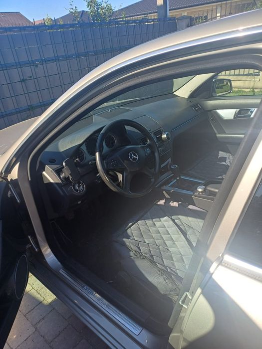 Vand Mercedes clasa c220 cdi, anul  2oo8,272000 km,inmatriculata in Romania 2024,pret 4700 negociabil,