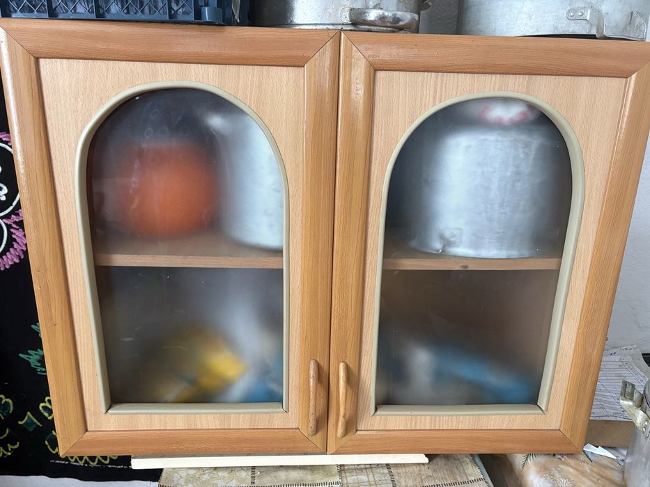 Продам навесной шкафчик