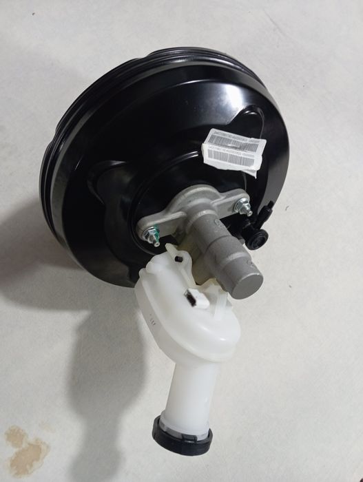 Вакуумный усилитель тормозов в сборе с главным тормозным цилиндром