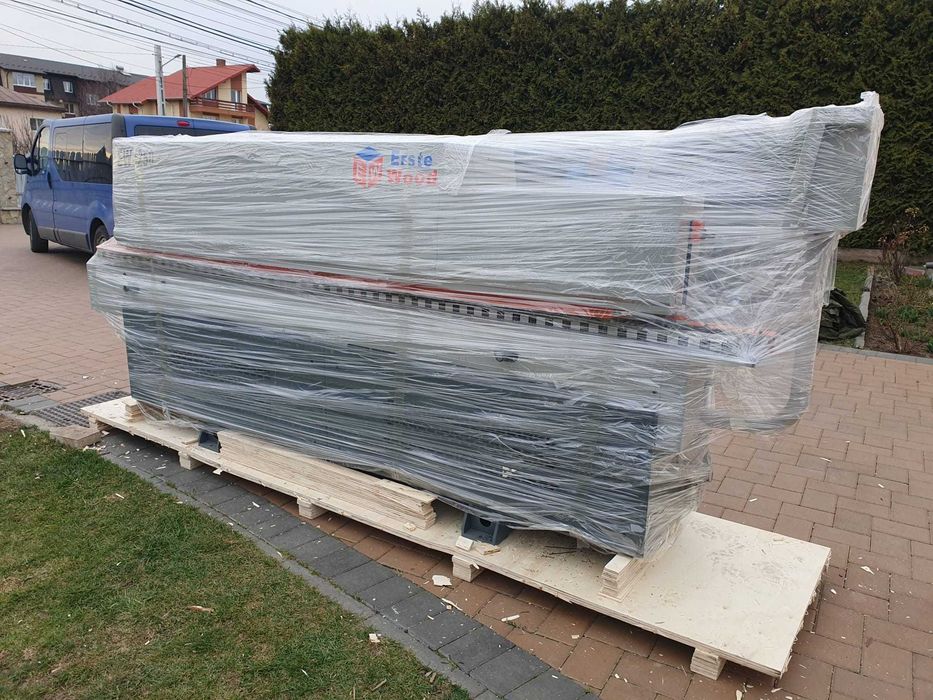 Masina automata de aplicat cant ABS EW-250