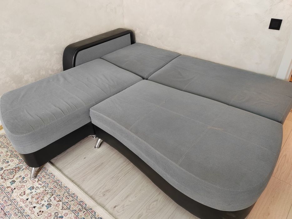 Диван, ковёр и дорожка продаются