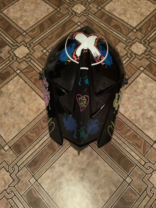 Шлем цена 10к, размер М