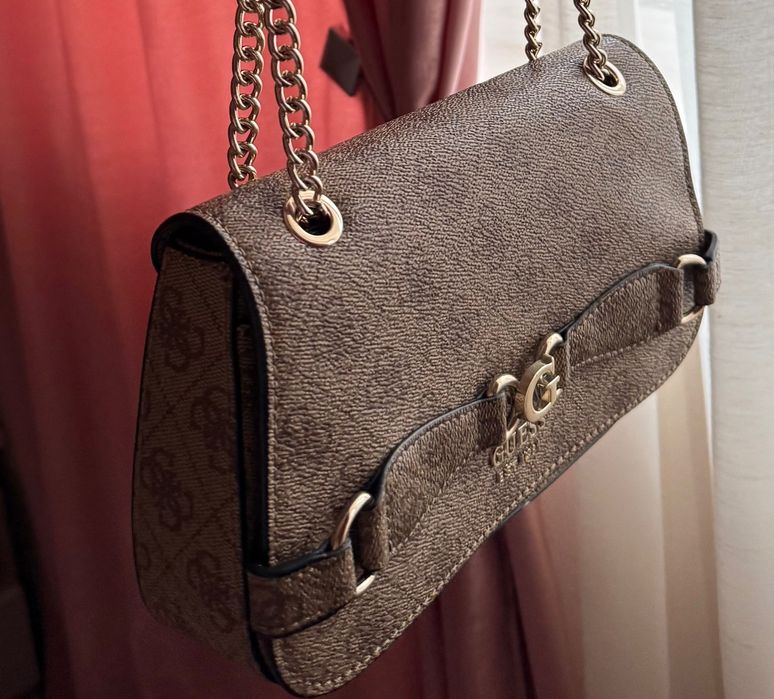 Дамска чанта guess