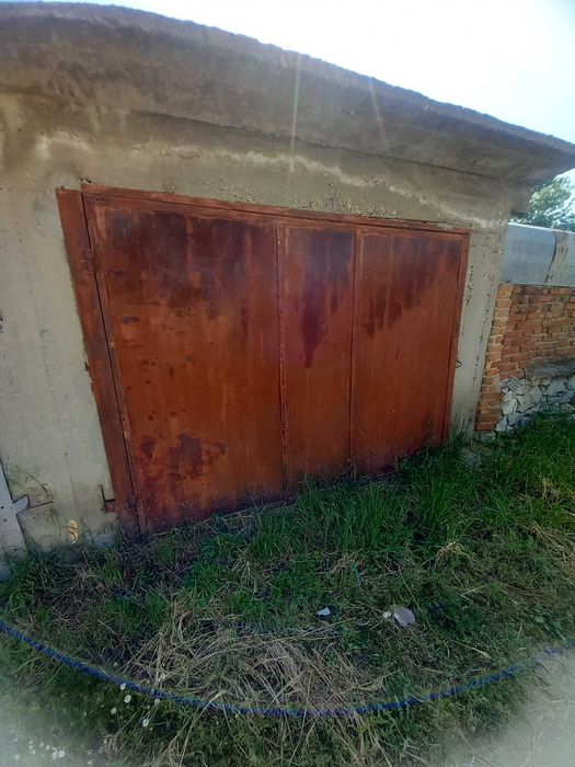 Продавам УПИ в Скутаре