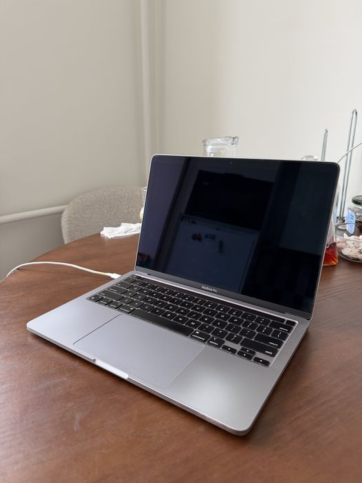 MacBook Pro M1 (2020)