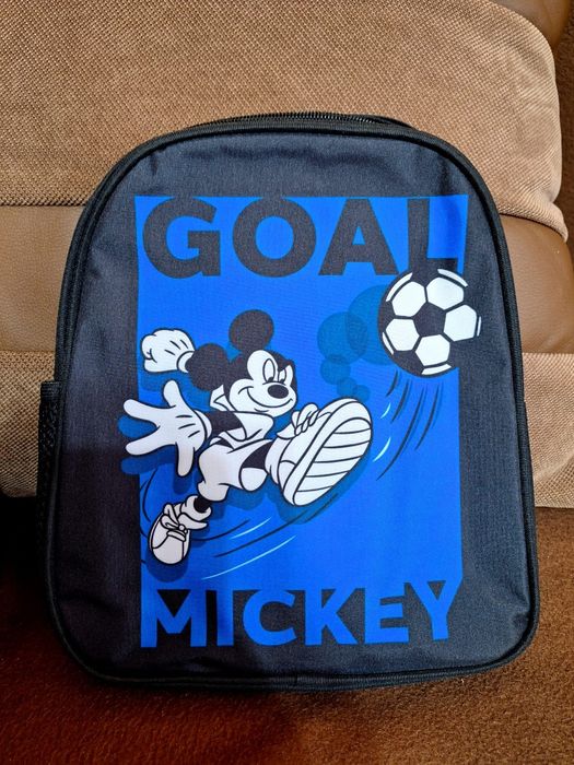 Ghiozdanel cu Mickey