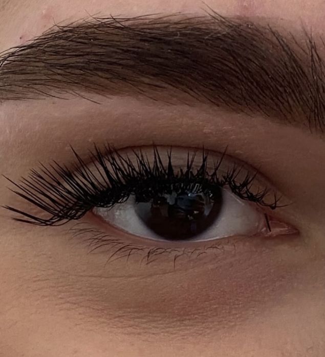 Маникюр и наращивание ресниц