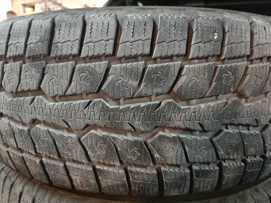 Зимни гуми Toyo 235/65/18 Dot 3621