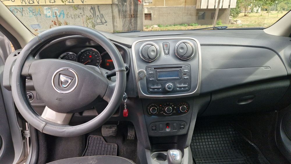 Dacia Sandero полуавтоматик