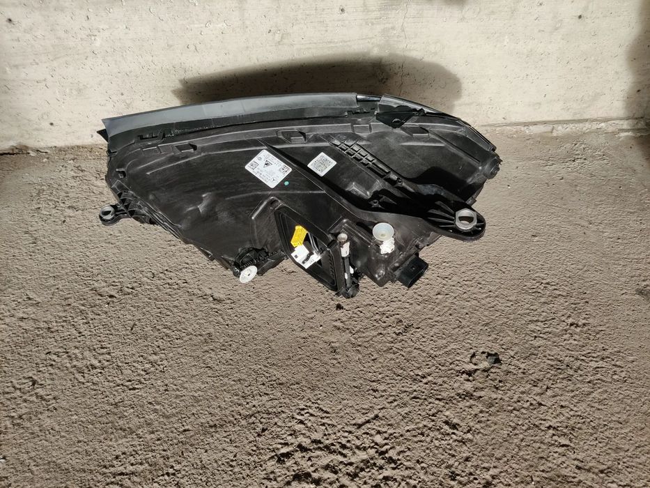 Far dreapta fata MULTIBEAM LED OEM Mercedes Benz GLE W167 Facelift 2024-2026 | A1679068409