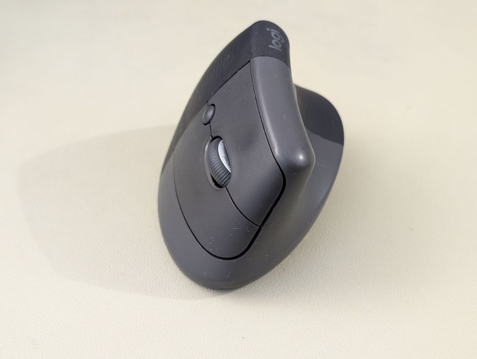 Mouse Logitech Lift Vertical Ergonomic, negru