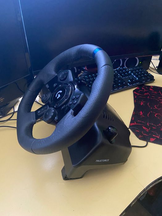 Logitech g923 PS4/PS5/PC