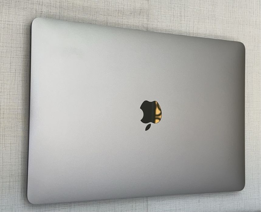 MacBook air silver