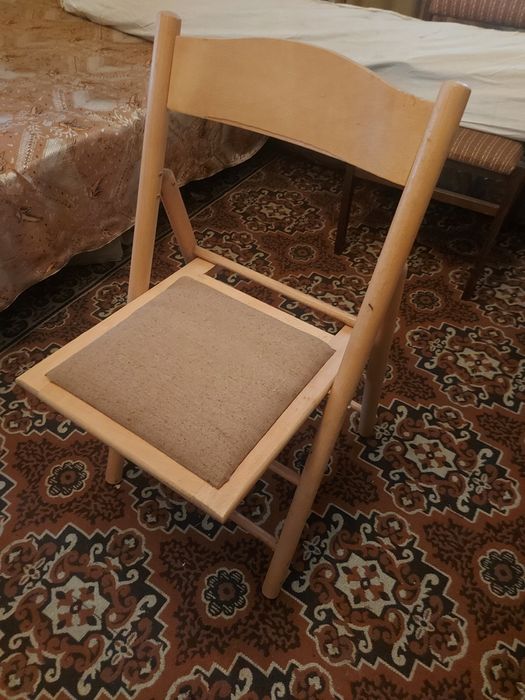 Стар стол неизползван