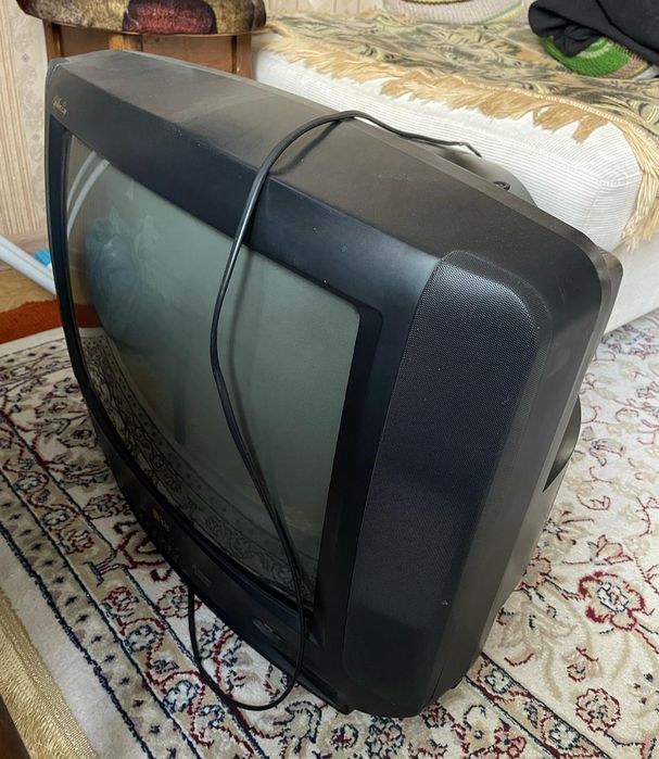 Продам телевизор LG
