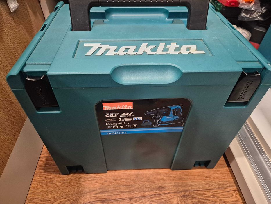 Макита акумулаторен безчетков перфоратор 18V Makita DHR243 с куфар Макпак 4 Makpac 4