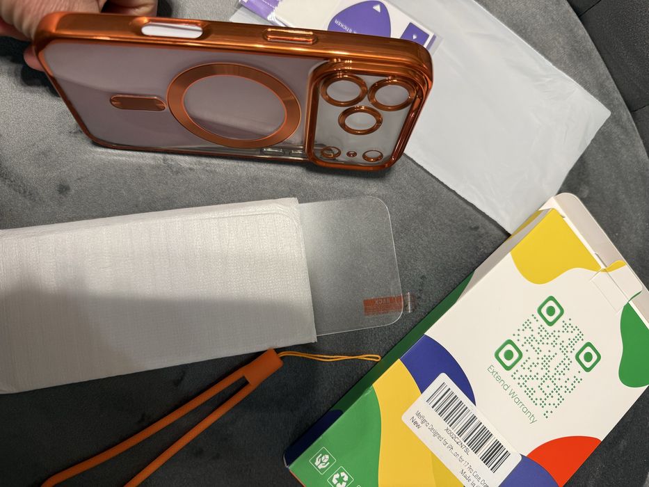 Кейс и протектор за 17 про