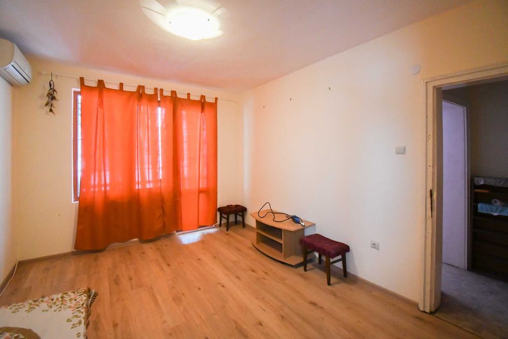 Двустаен имот в Горна баня