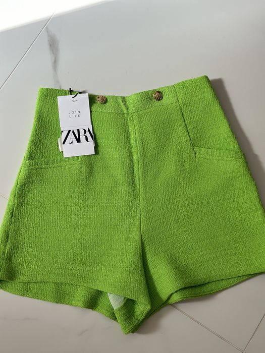 Zara къси панталонки от туид с висока талия с етикет