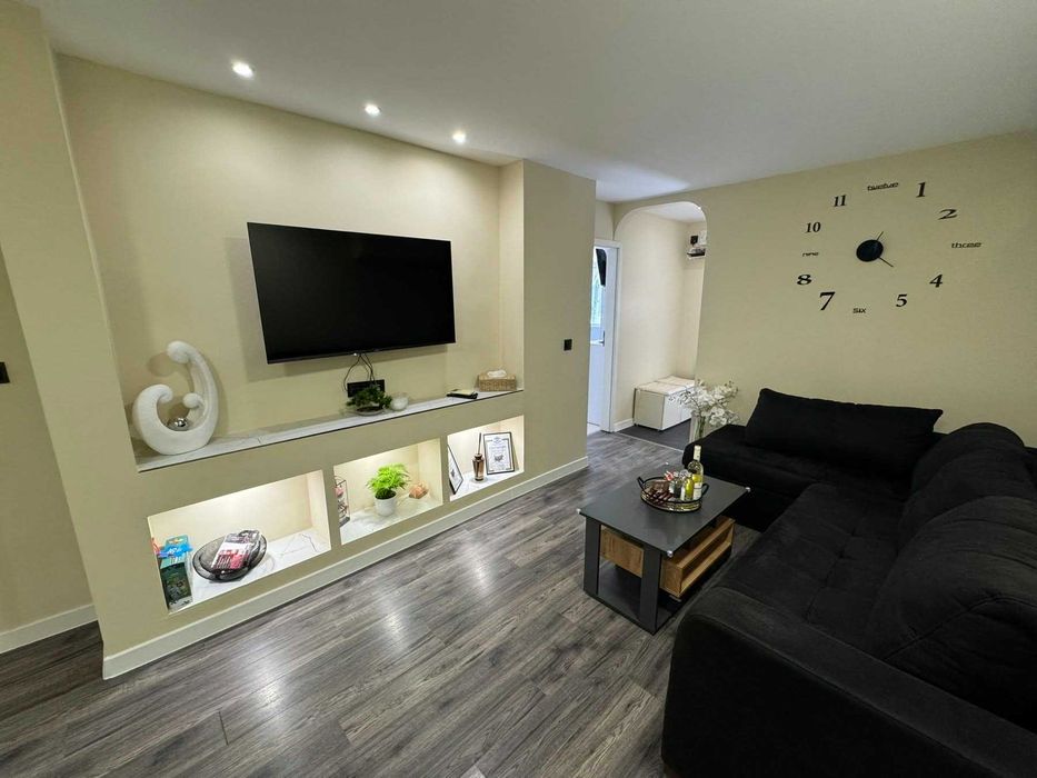 Продава се Тристаен апартамент в София, Център - 65 кв.м за 3016 €/кв.м - Снимка #1
