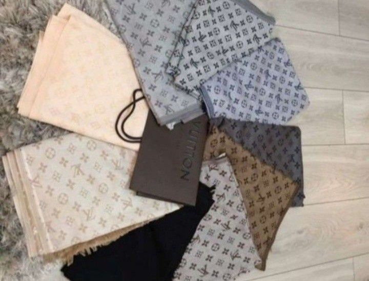 Set dama compus din geanta+portofel+esarfa/saculet, etichetă