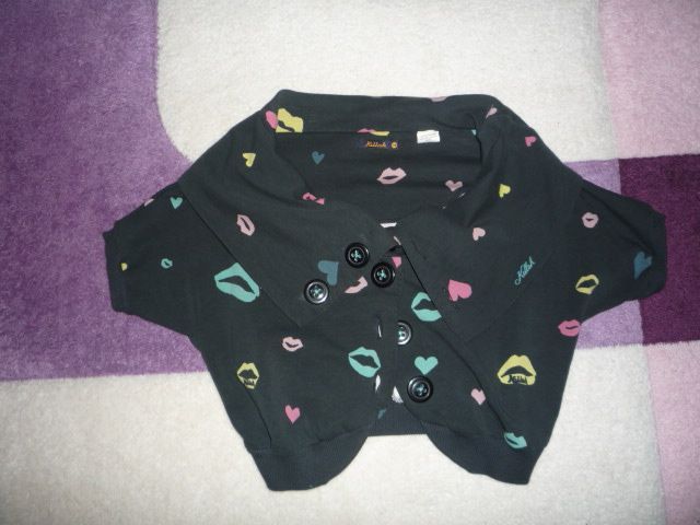 Елек с целувки