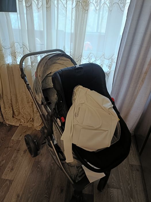 Детская коляска с автокреслом