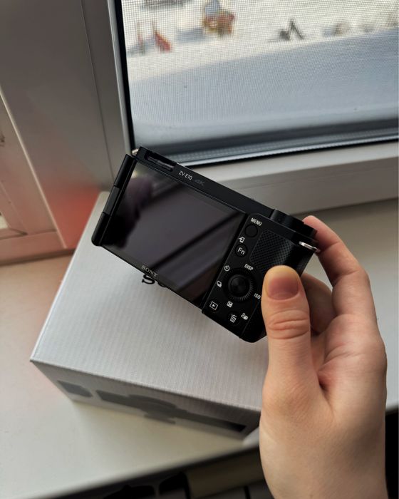 Камера SONY ZV-E10