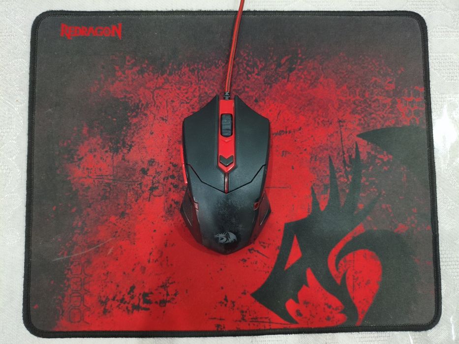 Продам мышку RedDragon (M601-BA) вместе с ковриком