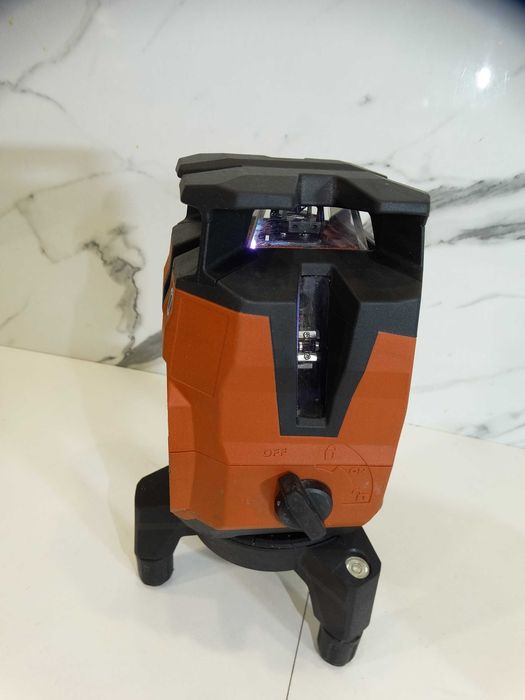 Hilti PM 40 MG - Мултилинеен лазер с зелен лъч