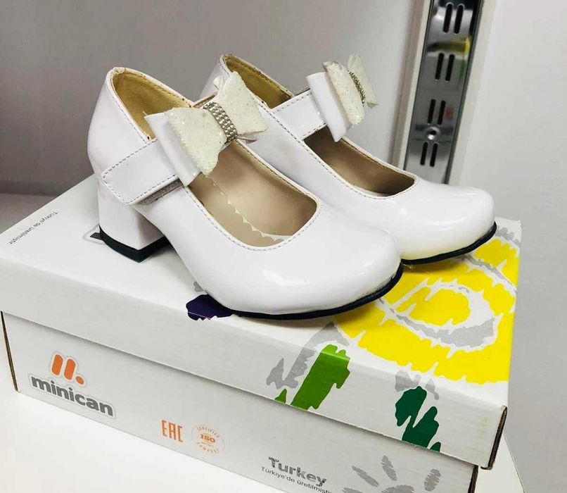 Обувки с токче размери 26-36