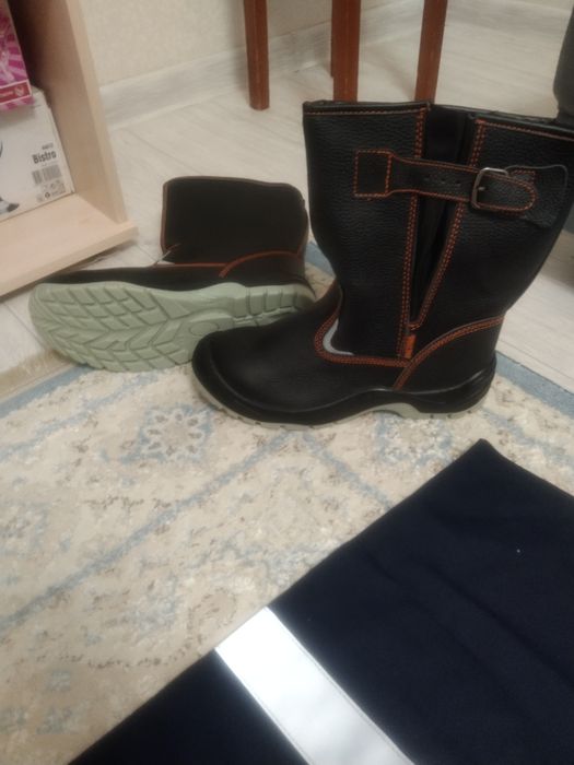 Спец.одежда  новая  и сапоги рабочие