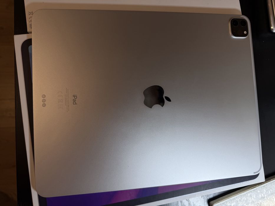 Apple iPad Pro 12.9 4th gen 4 128gb A2229 cutie originala cititi tot