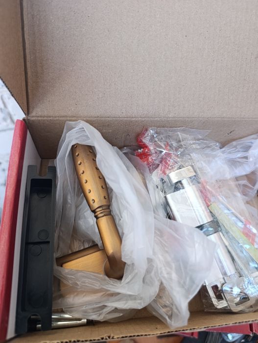 Продам дверные ручки