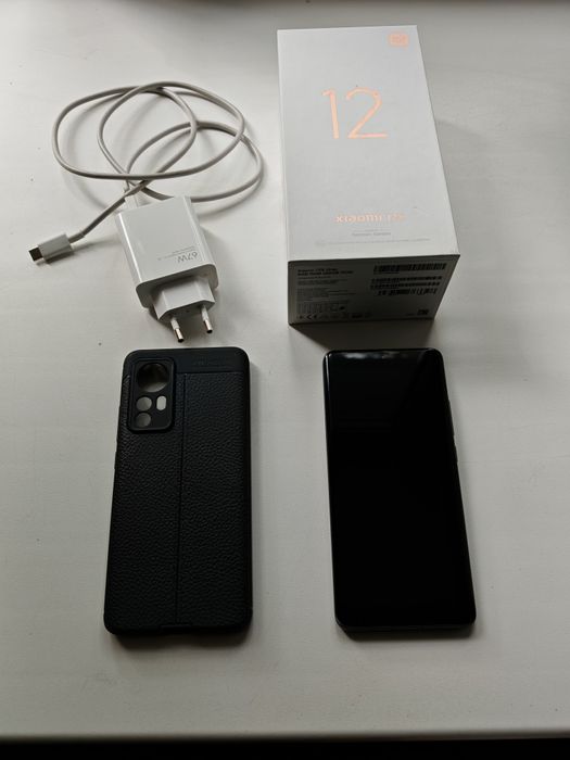 Продаётся смартфон Xiaomi 12x, память 8/256 gB