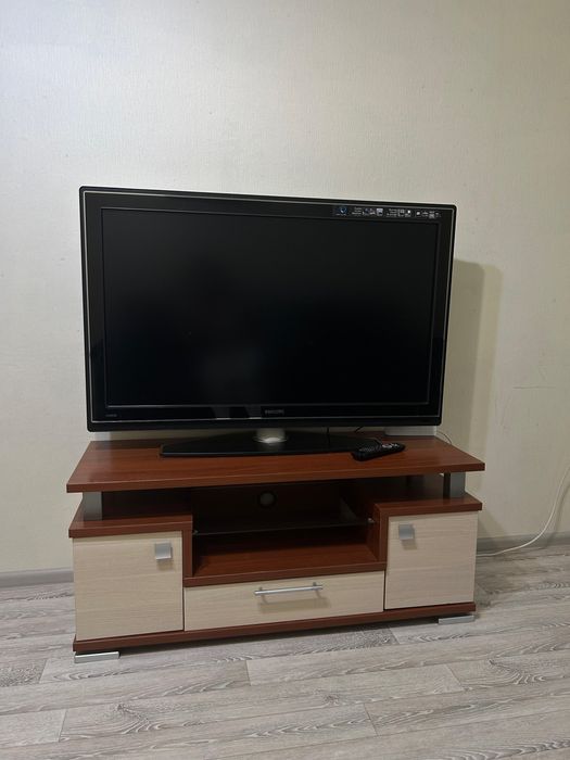 Продам большой телевизор Philips