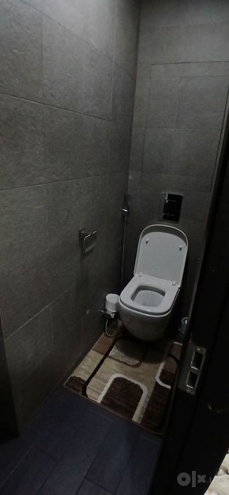 Kvartiraga qizlar kerak
