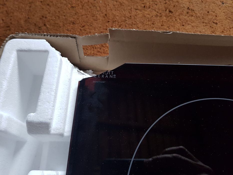 Керамични котлони на Сименс с малък транспортен козметичен дефект