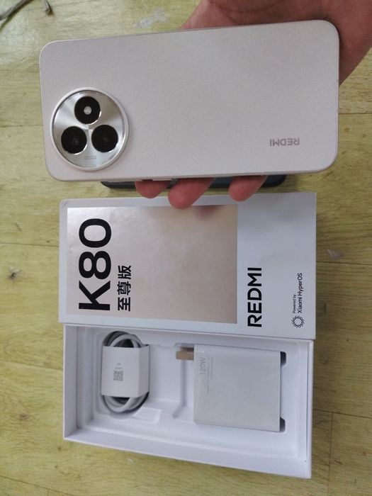 Redmi K80 ultra 12+12/256gb China