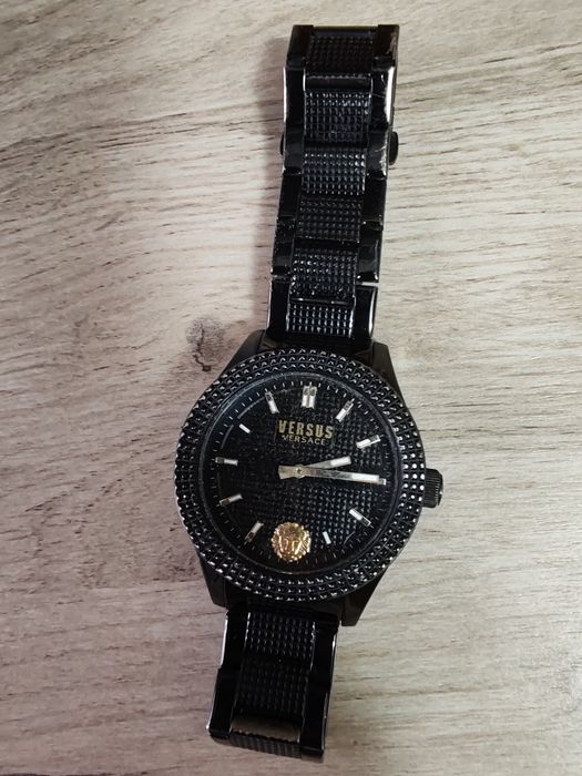 Versace versus ceas