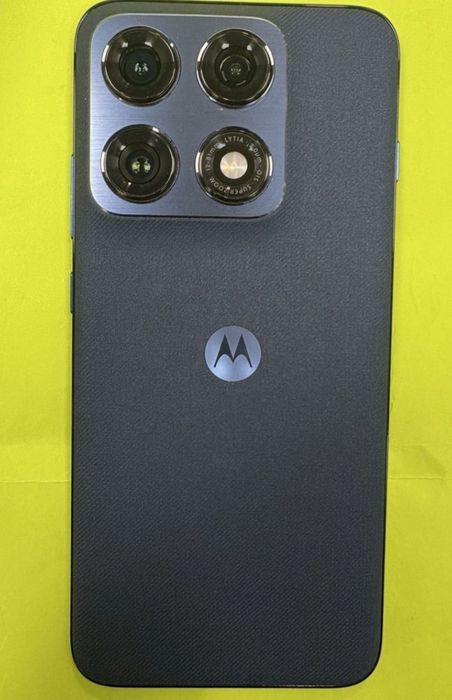 КАТО НОВ 256GB Motorola EDGE 70 Pro 5G 8GB Yettel Гаранция 2029 Dark Blue