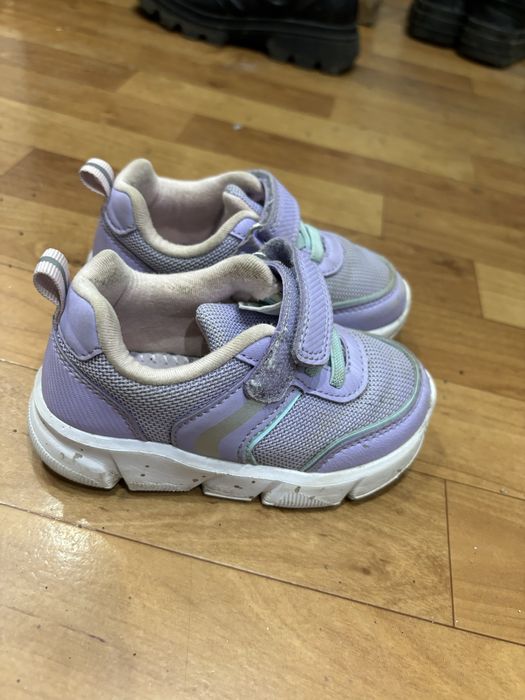 2000 теңге кроссы для девочек