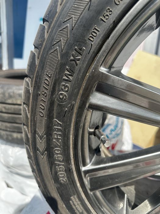 Продам литые диски с резиной