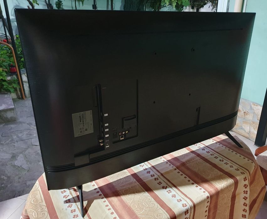 Телевизор - Samsung  50 ИНЧА - Smart - 4K  !