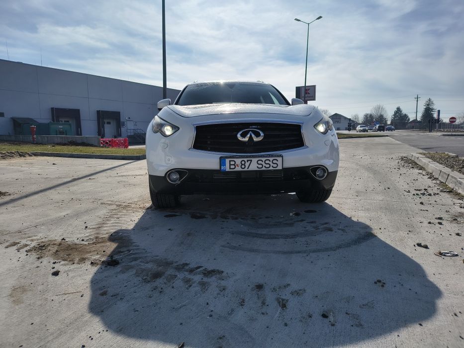 Vând Infiniti fx30d