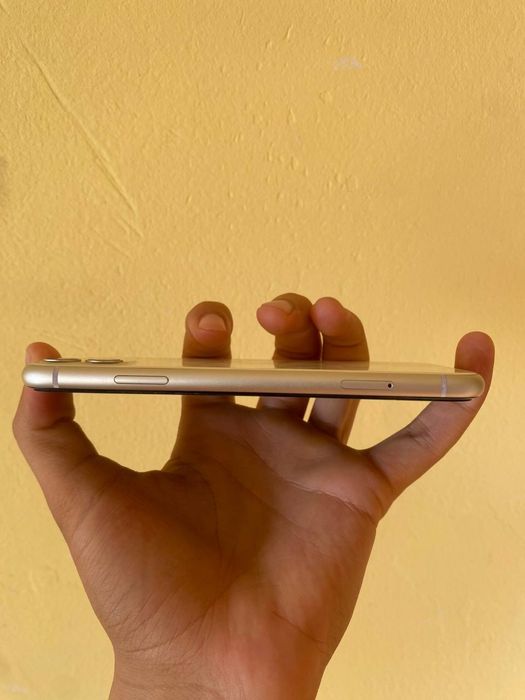 Iphone 11 64 talik oq rang