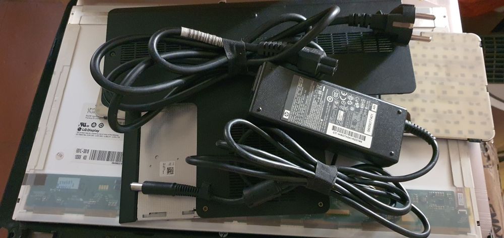 Блок питания к ноутбуку HP.