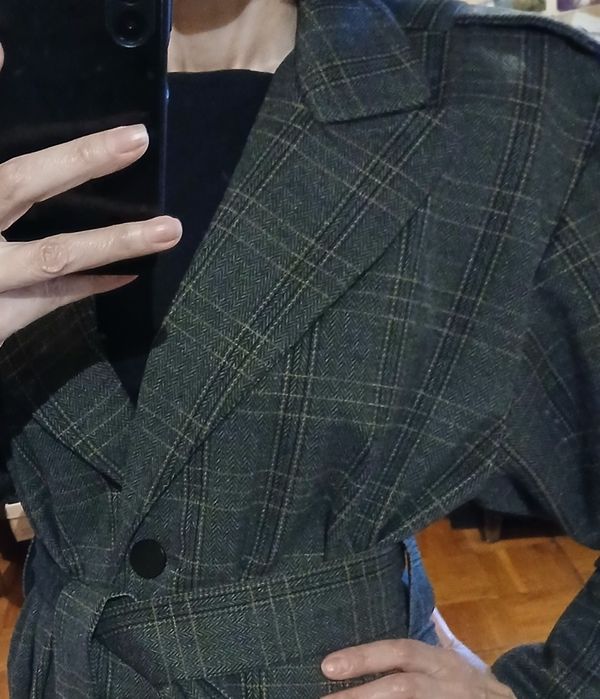Пальто из ткани в клетку.размер 40-42.рост 165-168 см.